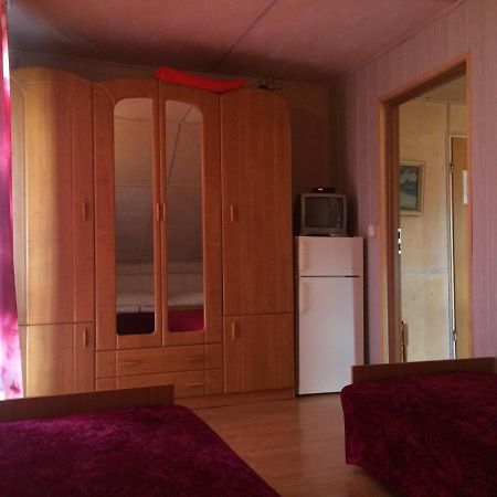 Pokoje Goscinne Миелно Екстериор снимка