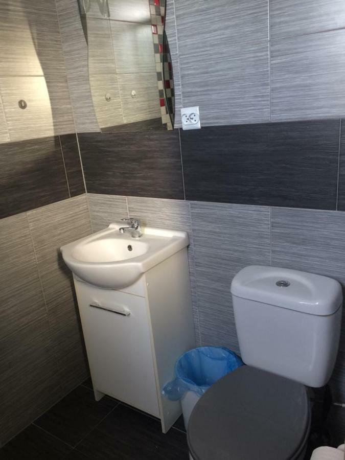 Pokoje Goscinne Миелно Екстериор снимка