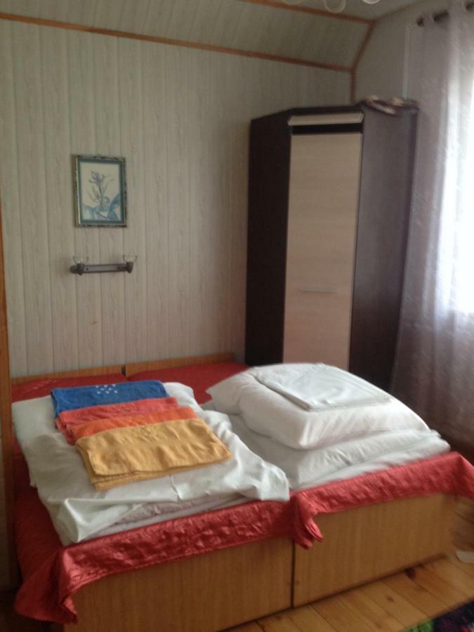 Pokoje Goscinne Миелно Екстериор снимка