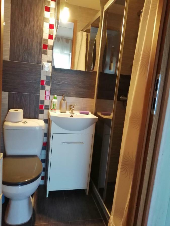 Pokoje Goscinne Миелно Екстериор снимка